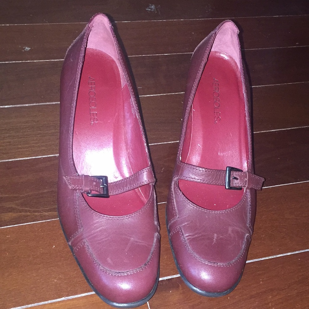 Aero soles Red leather pumps